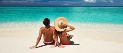 invite-to-paradise-holiday-honeymoon-sri-lanka-maldives-couple-beach-4 (1)-min